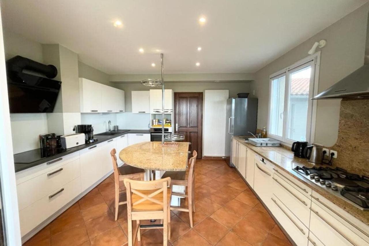 Family Villa At 1H15 From Lyon Precieux Екстериор снимка